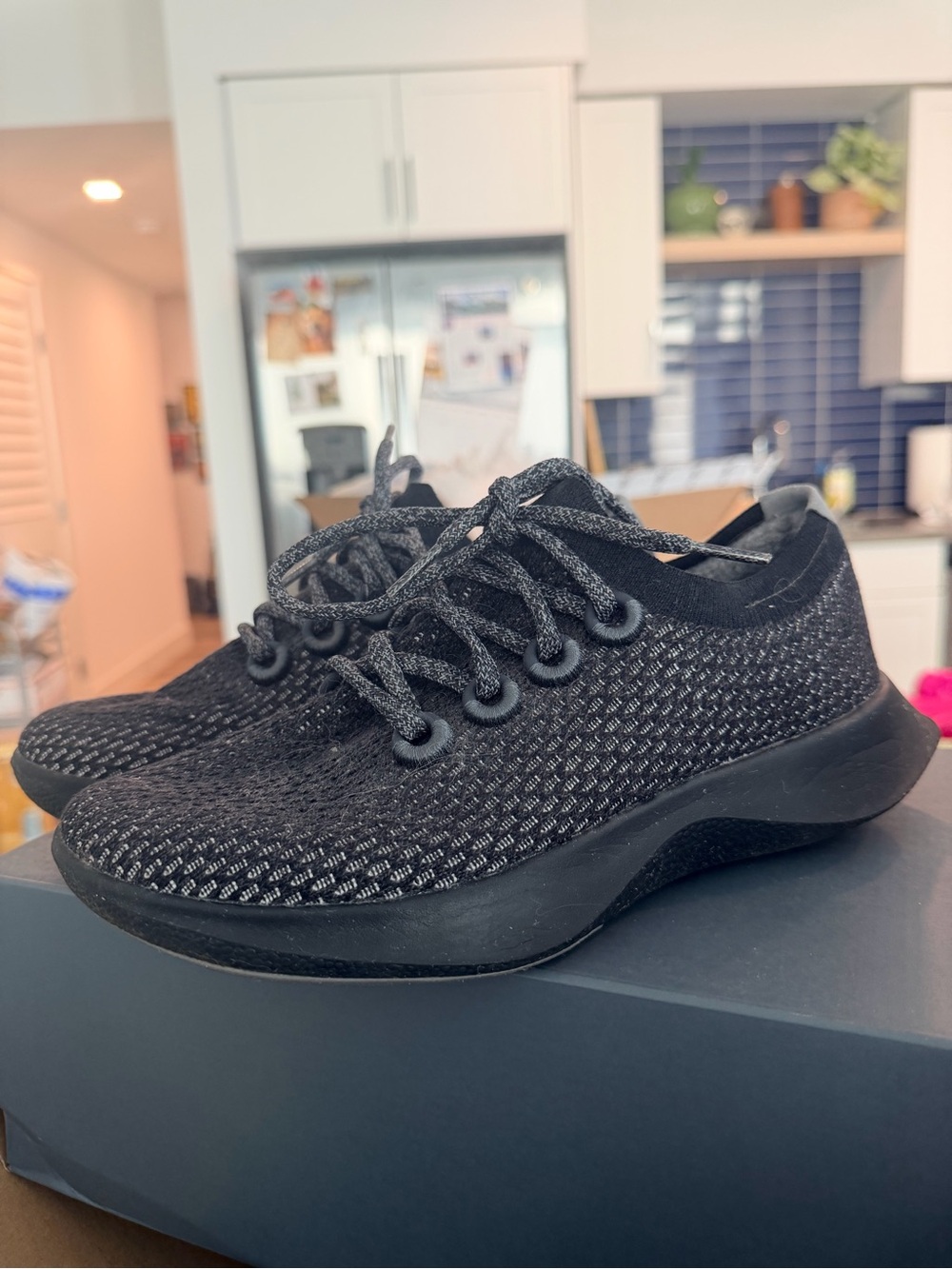 Like new Allbirds in black